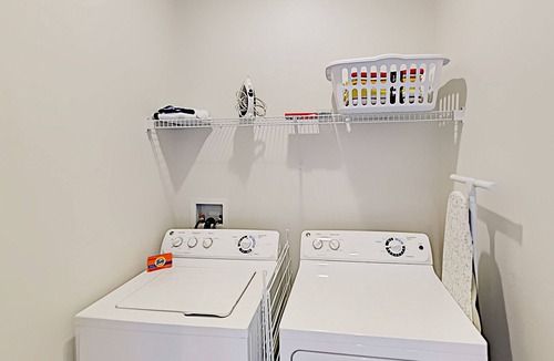 Kissimmee House | Dog-friendly home with private hot tub and access to pool, water park, & tennis