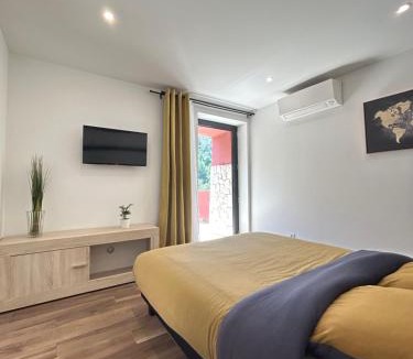 La Trinite Apartment | Domaine Baccia Donna Proche Nice, Climatisation, Jacuzzi chauffé, Pétanque & Parking gratuit