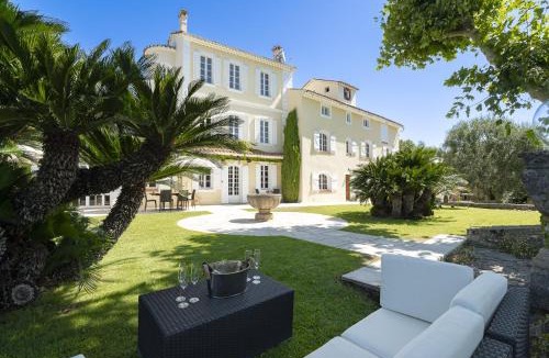 Grasse Villa | Domaine des Fleurs - 8 bedroom estate with private tennis court