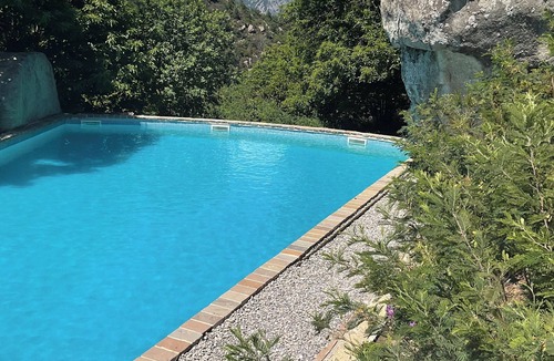 Berre-des-Alpes Apartment | Domaine Le Rocher d'Argent Appart dans domaine Swimming pool & Jacuzzi & Games room