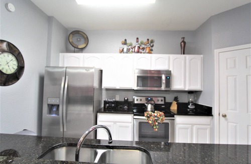 Windsor Hills Condo | Dream Disney Family Vacation,one of best resort 2 miles to Disney, space for 8