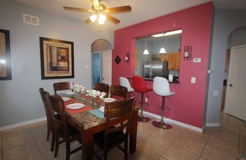 Windsor Hills Condo | Dream Disney Family Vacation,one of best resort 2 miles to Disney, space for 8