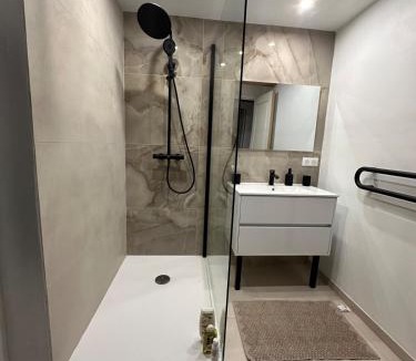 Roquesteron Apartment | Duplex refait à neuf Village au coeur de la nature