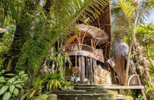 Abiansemal Villa | Eclipse House 4bds Eco Bamboo House Pool RiverView