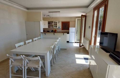 Beausoleil Villa | Eden Cap: A delightful villa lodges 11 adults just one km away from Monte Carlo