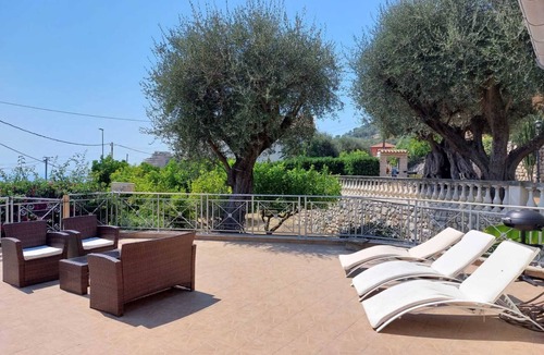 Beausoleil Villa | Eden Cap: A delightful villa lodges 11 adults just one km away from Monte Carlo