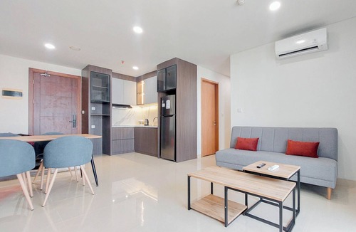 Kesawan Apartment | Elegant 2BR Apartment at The Reiz Condominium Medan