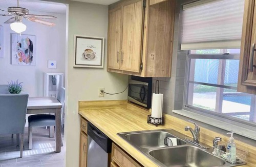 Mill Run House | Elegant 3 Bedrooms with private pool, close to Disney World,Downtown Kissimmee.