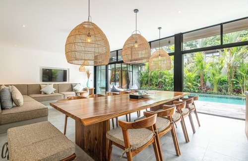 Batubelig Villa | Elegant 6BR Canggu Villa – Steps from the Ocean