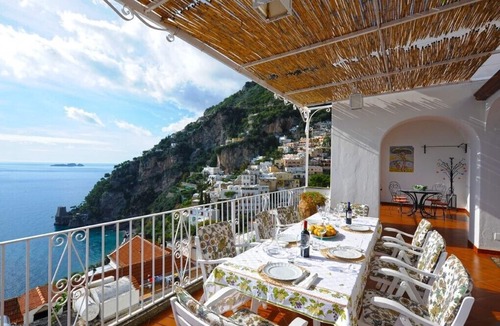 Positano Villa | Elegant and central villa with private gated parking in Positano