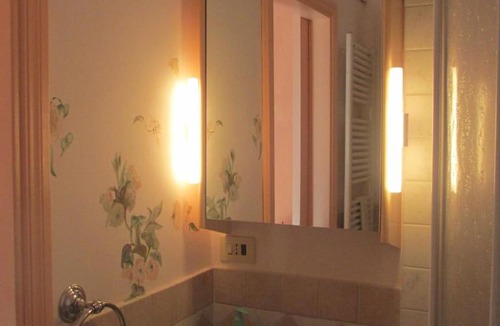 Monti Apartment | Elegant Apartment Rome Colosseum