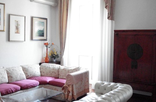 Monti Apartment | Elegant Apartment Rome Colosseum