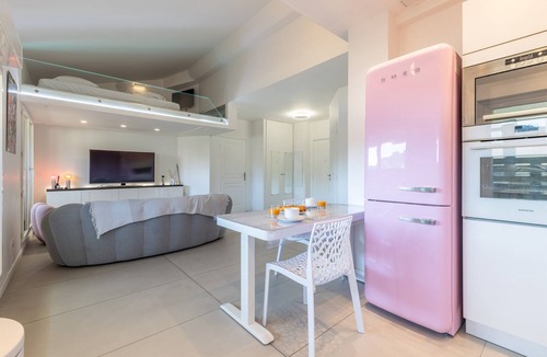 Prado - Republique Apartment | Elegant Apartment with Terrace & Mezzanine