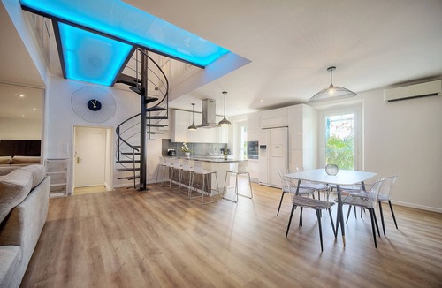 Le Suquet Apartment | ELEGANT DUPLEX 5 CHAMBRES PLAGES DU MIDI A5B003