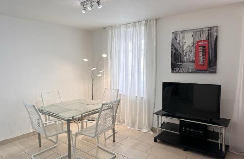 Le Suquet Apartment | Elegant old port apartment