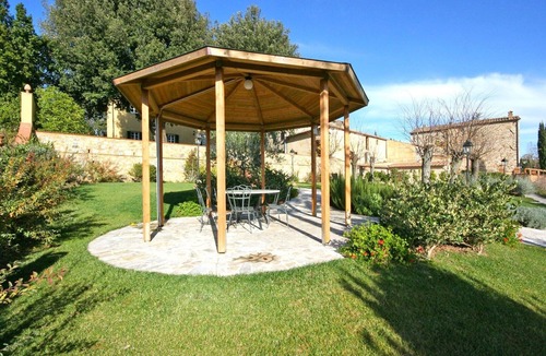 Volterra Apartment | Elegant Tuscany Holiday Home for 4