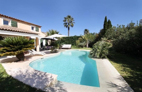 Valbonne Villa | Elegant villa in a calm residence not far from coast