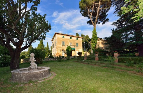 Montepulciano Villa | ELEGANT VILLA WITH FRESCOES AND PRIVATE PARK