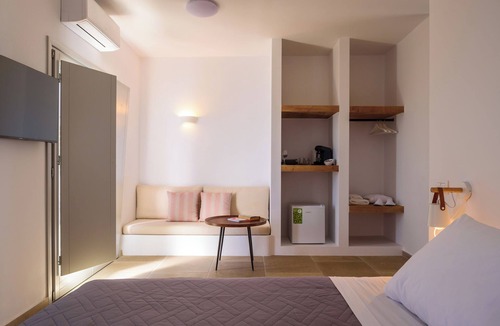 Pyrgos Hotel | Elia Pyrgos Suites