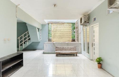Kalimalang Hotel | Elza House near Kalimalang RedPartner