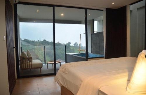 Bandung Villa | Emerald Hill Mountain 8 BR and 4 BR Honeymoon Suite Private Plunge Pool Karaoke Heated Pool