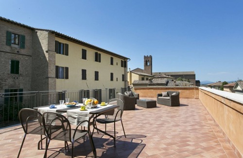 Siena Historical Center Apartment | Emilia's Home - the largest terrace in the historic center of Siena