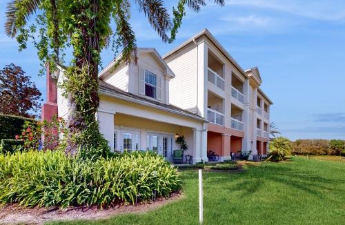 Reunion Apartment | Enchanted Oasis Residence #202
