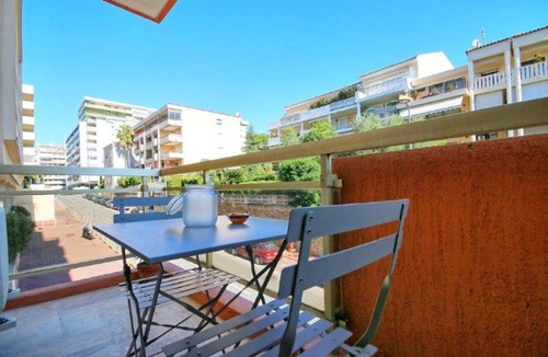 Prado - Republique Apartment | English Quarter Studio