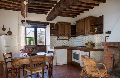 Pergine Valdarno Apartment | Entire rental unit hosted by Agriturismo Castello Di Montozzi