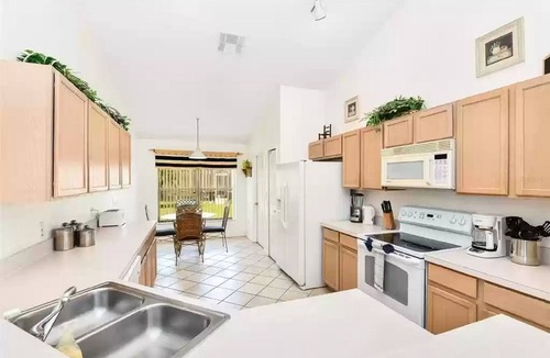 Eagle Pointe South Villa | Entire Villa with Pool and great Privacy near Disney