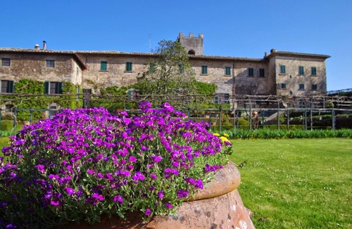 Badia Coltibuono Apartment | Eremo Granaio In Gaiole in Chianti, Tuscany