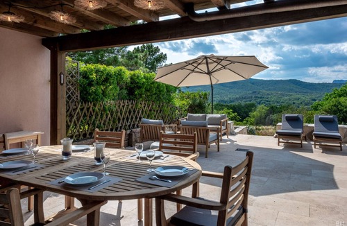 La Rouviere House | Esprit du Sud Holiday rental with 3 bedrooms, private garden and beautiful view