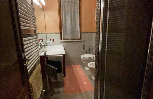 Torre del Lago Puccini House | EUGENIA HOUSE, Cozy double room in private house.
