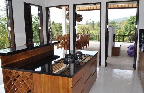 Kayu Putih Villa | Exclusive 5 star villa with 365 ° view of the sea, mountains and rice fields!