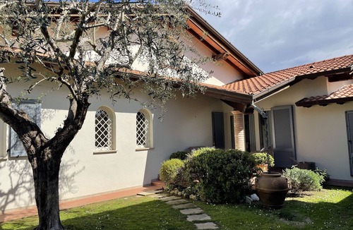Marina di Pietrasanta Villa | EXCLUSIVE VILLA WITH POOL