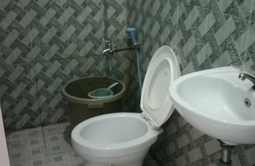 Tarakan Hotel | EXPRESS O 91281 Guest House Indah Jaya