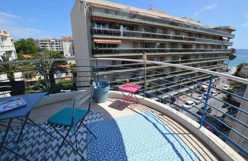 Juan-les-Pins Apartment | F2 50 m from the sandy beach