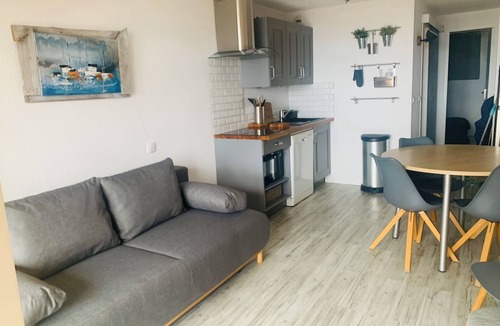 Theoule-Superieur Apartment | F2 beautiful air-conditioned sea view in theoule sur mer alpes maritimes