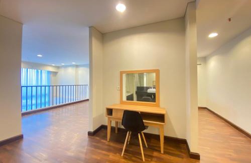 Braga Apartment | Fabulous 2BR Loft Apartment with Private Bathub at El Royale By Travelio