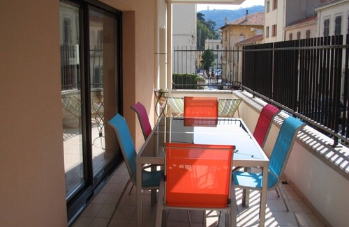 Prado - Republique Apartment | Fabulous 3 Bedroom Modern Apartment with Pool !