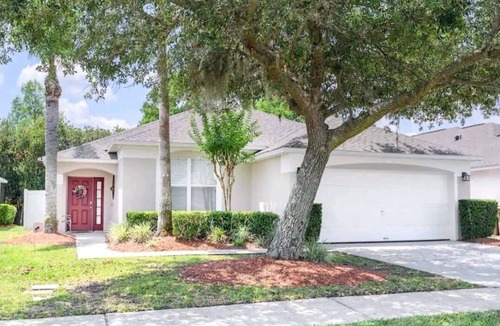Lake Berkley House | Fabulous, Quiet Family Resort Vacation Home, South Facing Pool, Disney, SeaWorld
