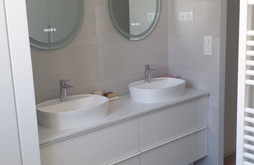 Carabacel Apartment | Family apartment sleeps 6, 13 minutes' walk from the beach
