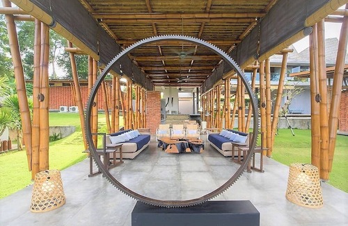Kelating Villa | Family friendly 5 Bedrooms Villa with Pool, Tennis and Petanque field.
