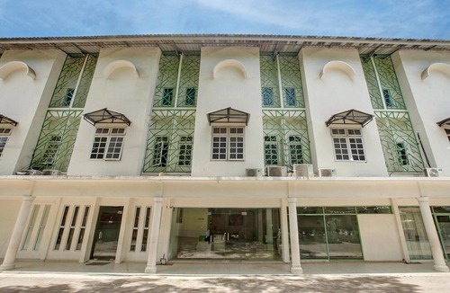 Batam House | Family Luxury Suite W/Free WiFi and Parking