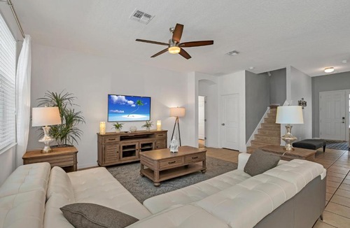 Kissimmee House | Family Resort - 8BR Mansion - Sleeps 18 - Private Pool, BBQ and Game Room!