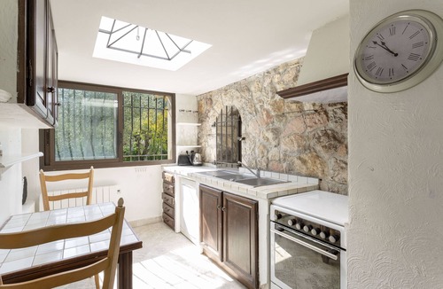 Mouans-Sartoux Villa | Family sized spacious garden and Pool Villa