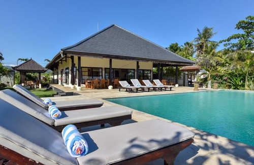 Dencarik Villa | FAMILY VACATION RENTAL - 10 BR VILLA w/BEACH VIEW