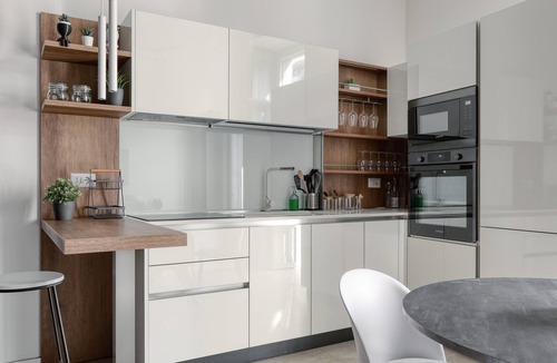 Zona Farini Apartment | Farini 74 Design Apartment – Metro M3, WiFi, AC