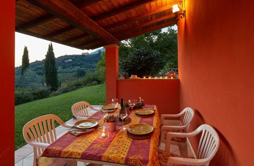 Nocchi House | Farmhouse La Gianna - House in the hills - Beach club in Viareggio included