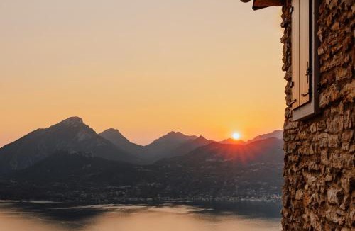 Brenzone sul Garda Bed & Breakfast | FAVAI HILLS your secret hideaway